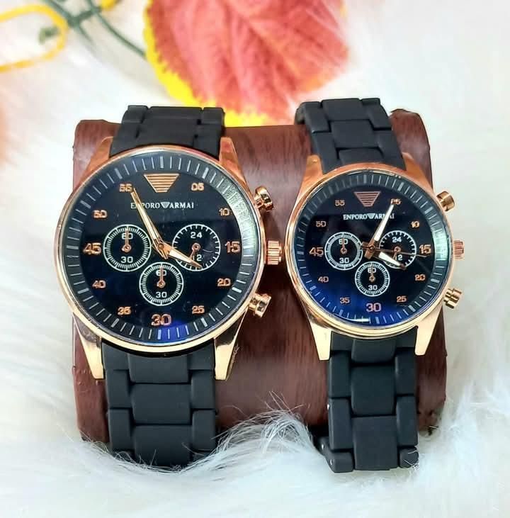 Unisex Quartz Couple Watches Set Round Case Multi Color — JaanCi